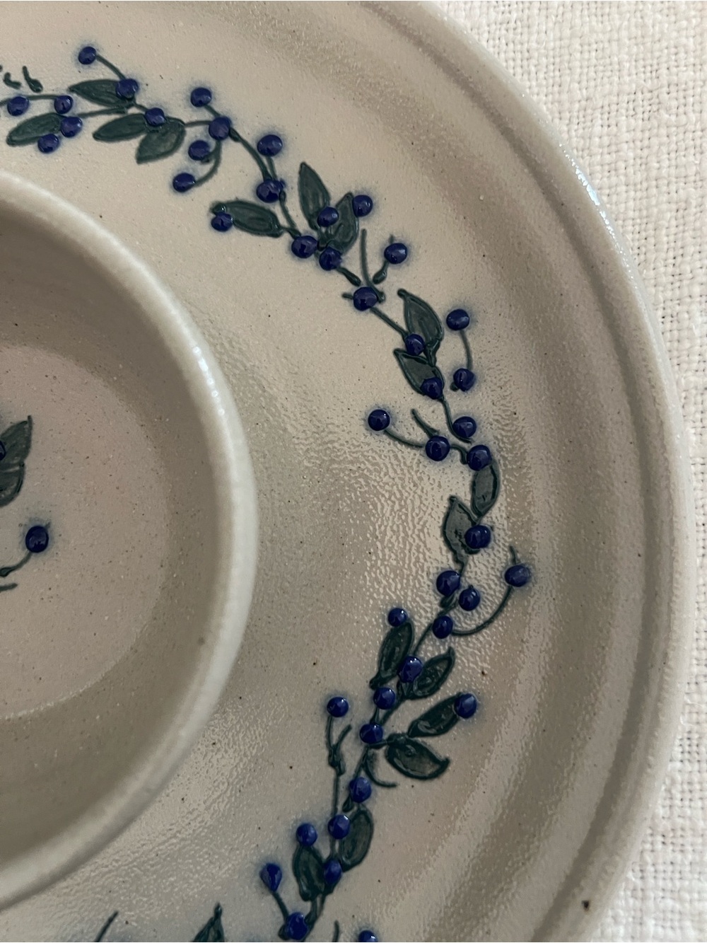 Salmon Falls Stoneware Chip & Dip Platter in Blueberry & Green Vine Pattern 2002 - Picture 4 of 12